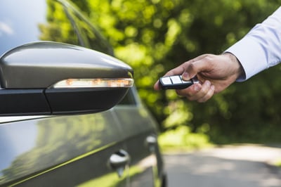 Keys to a car 